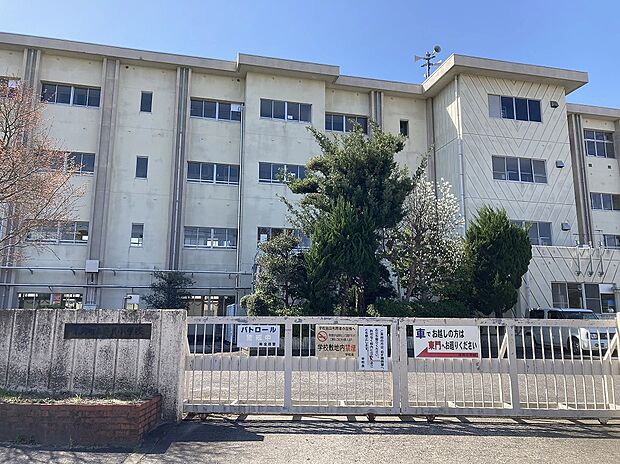 音貝小学校（約830m）