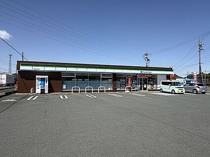 ファミリーマート磐田岩井原店 80ｍ(徒歩1分)