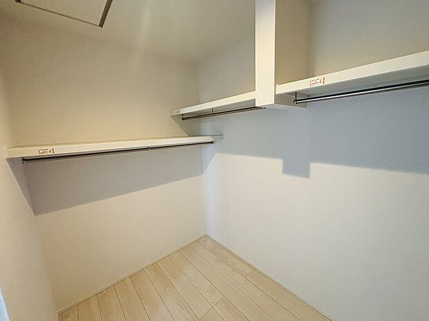 【 【6号棟】】主寝室にはウォークインクローゼット