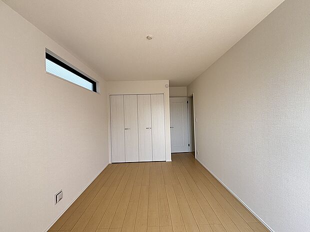 【収納】全居室に収納付き、共用スペース収納もあり、すっきり片づけて広く使えます