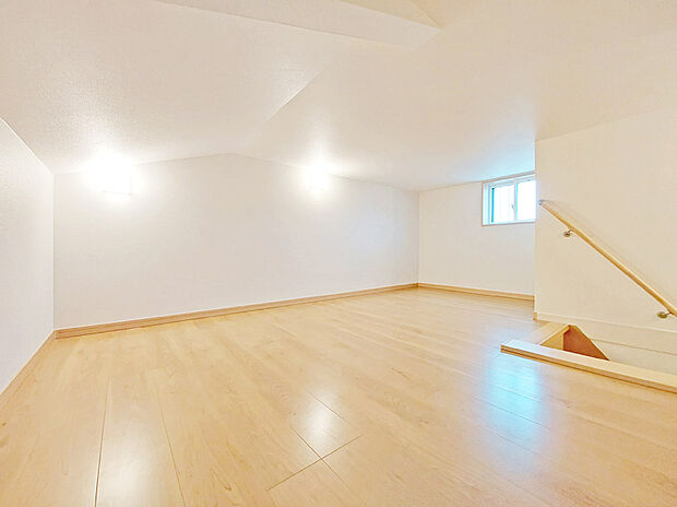 【26号地】小屋裏収納