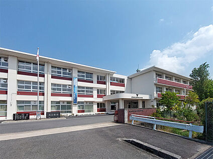 野洲市立野洲北中学校 2,120m