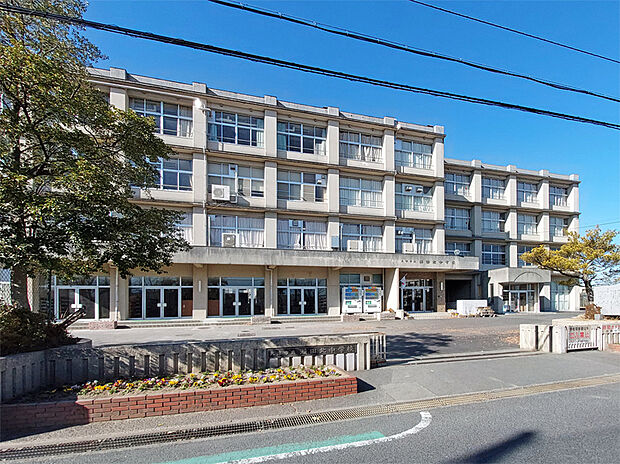 大津市立瀬田北中学校(約2m)