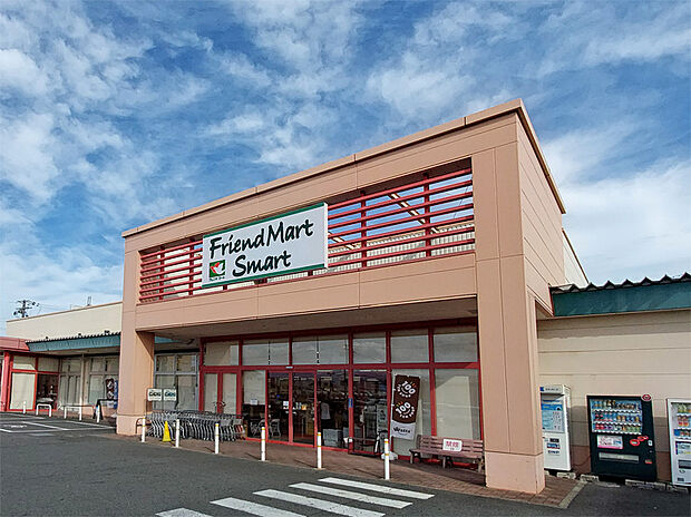 フレンドマート河西店(約1m)