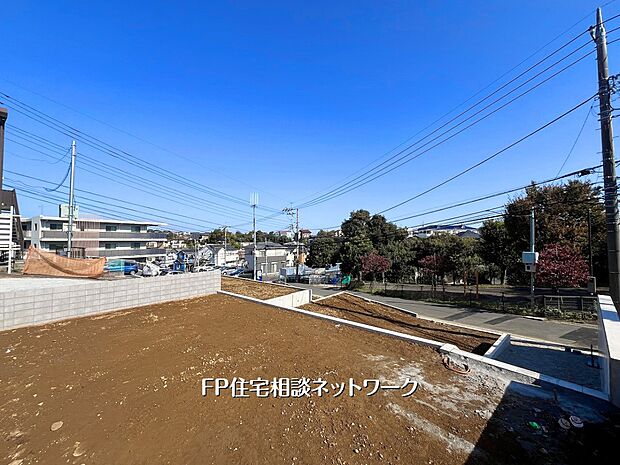 【現地外観写真】見通しが良い開放的なロケーション。