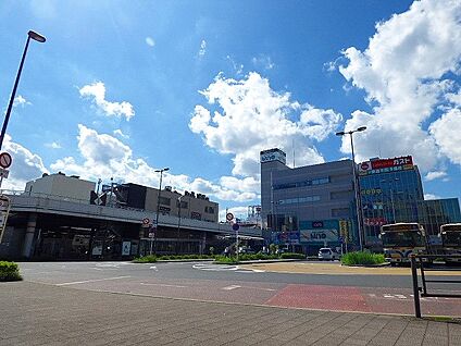 中山駅 1900m