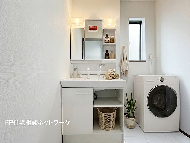 ■洗面所■本画像はAIがCGで家具作成しており、実際の現地に家具は設置されておりません。また、販売価格に家具、小物等は含まれておりません。