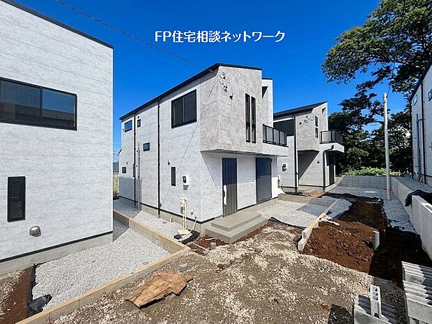 大型分譲開発現場!外観のデザインだけでなく間取りや収納にもこだわったデザイナーズ住宅です。