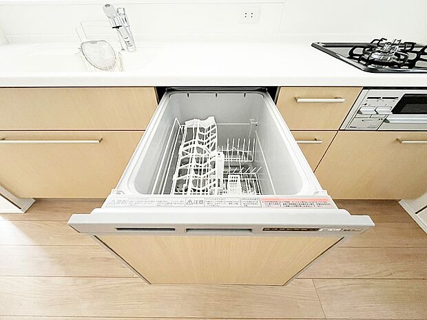 【食洗機】利用者が増えているのはメリットが多いから。時間の節約、手が荒れない、水道代の節約、高温度で洗うので油汚れもしっかり落とせる。まさに理想家電。