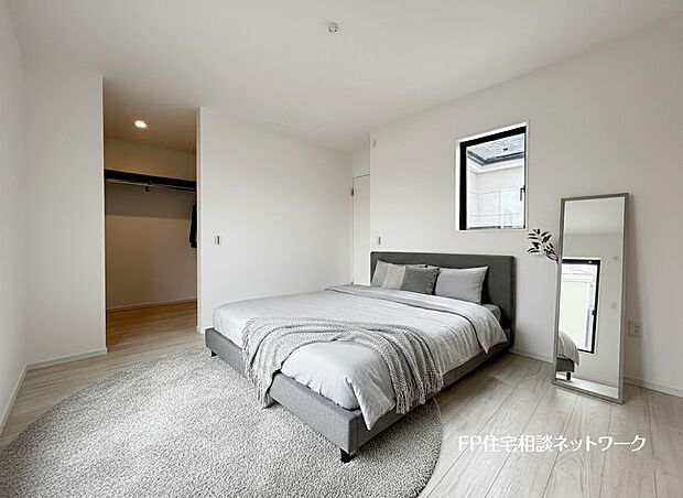 【洋室】■洋室■本画像はAIがCGで家具作成しており、実際の現地に家具は設置されておりません。また、販売価格に家具、小物等は含まれておりません。