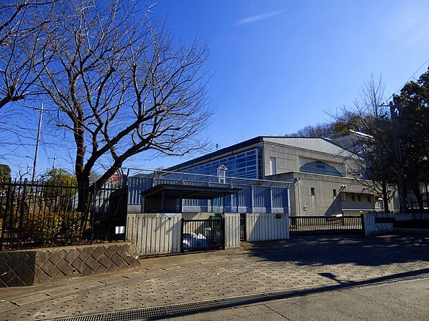 岡上小学校(約500m)