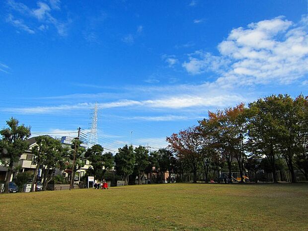 王禅寺公園（約1,400m・徒歩18分）