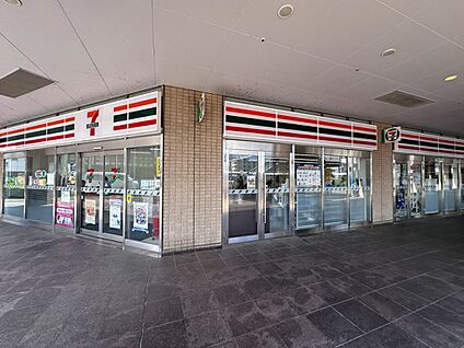 セブンイレブン横浜長津田駅北口店 450m