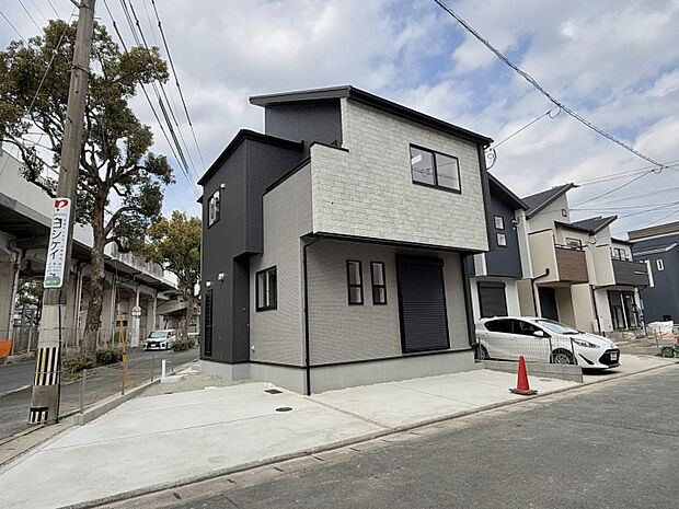 外観　（1）号棟　個性と上質さを感じるデザイン。東栄住宅は全棟異なるデザインで設計しています。