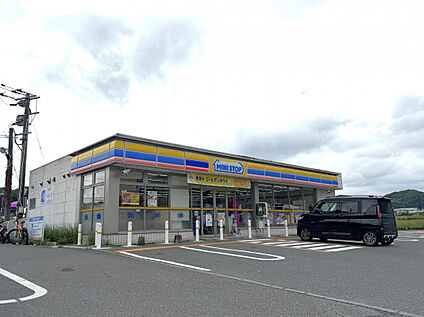 ミニストップ筑紫野原店 298m