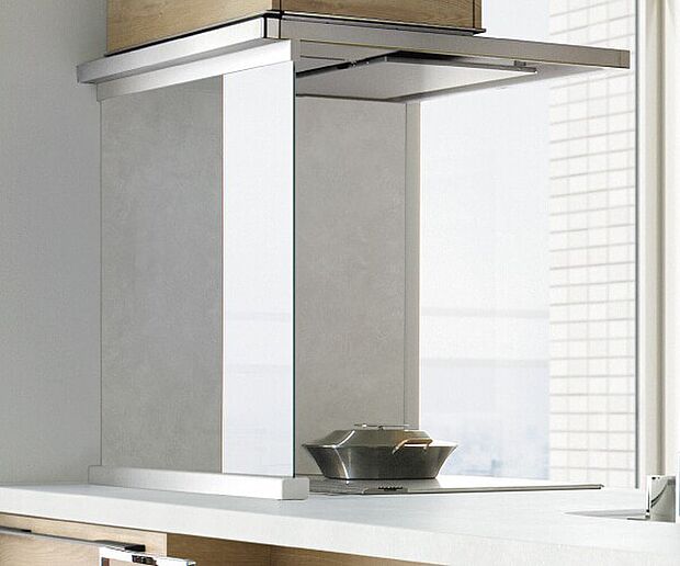 【その他画像】【オイルガード ハイタイプ】レンジフードとコンロの間を隙間なく埋めるウォールタイプ。上下に空間がなく、油はねをしっかりガードします。※オープンキッチンのみ