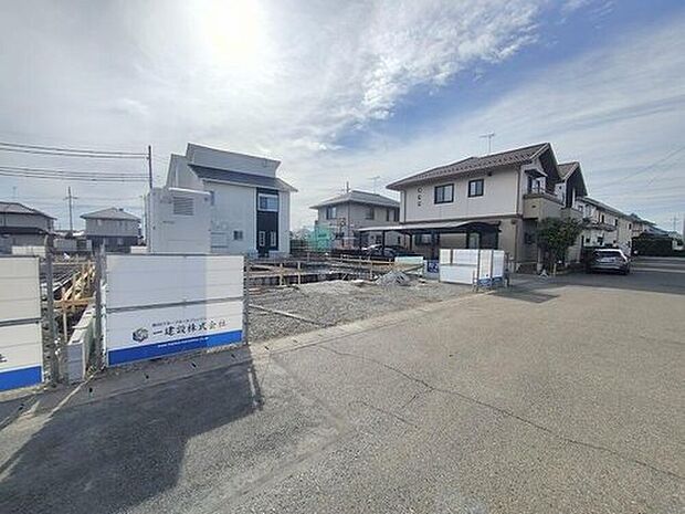 資料請求やご案内も即日対応いたします♪同じ施工例の物件見学や、完成イメージプレゼンテーションも承っております。どのような建物が建つか、間取りの広さは？など気になる点を一つ一つご説明させていただきます。