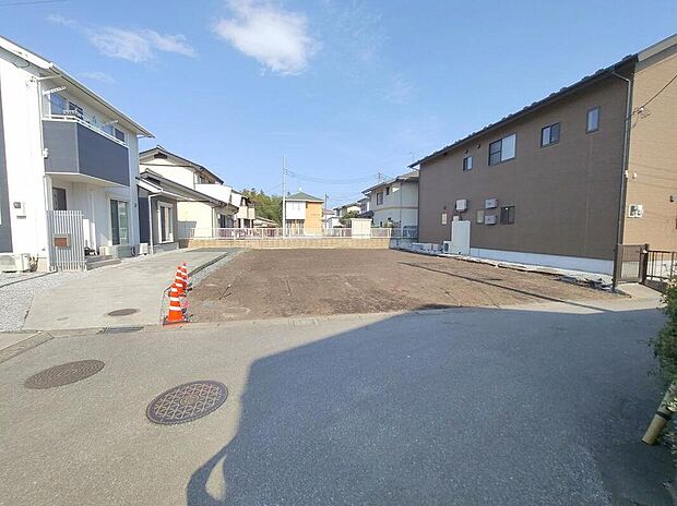 資料請求やご案内も即日対応いたします♪同じ施工例の物件見学や、完成イメージプレゼンテーションも承っております。どのような建物が建つか、間取りの広さは?など気になる点を一つ一つご説明させていただきます。