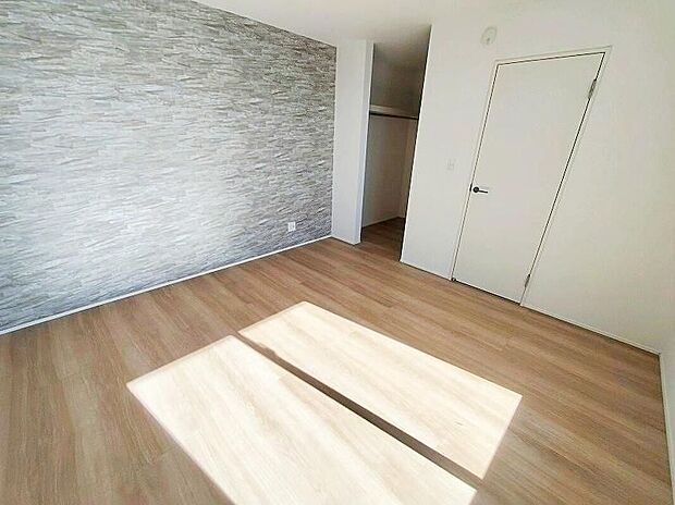 2面採光の洋室です。窓からの眺望もよくなり視界が広いので、部屋にいても飽きません、そしてもちろん大切なのは明るさと風通し、明るい日差しと心地よい風で自分のお部屋でくつろげる贅沢をご提供します。