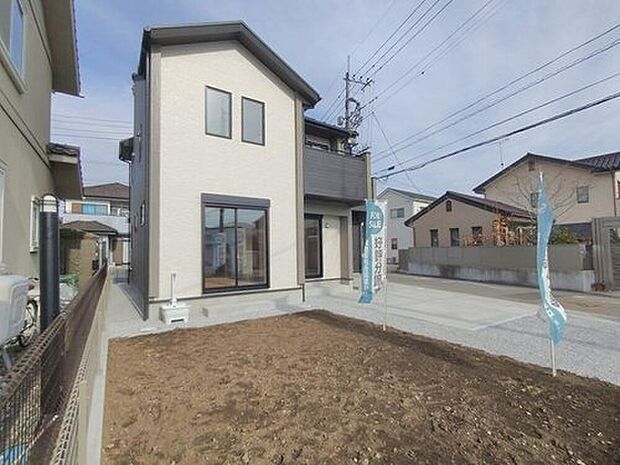 【現地外観写真】資料請求やご案内も即日対応いたします♪同じ施工例の物件見学や、完成イメージプレゼンテーションも承っております。どのような建物が建つか、間取りの広さは?など気になる点を一つ一つご説明させていただきます。