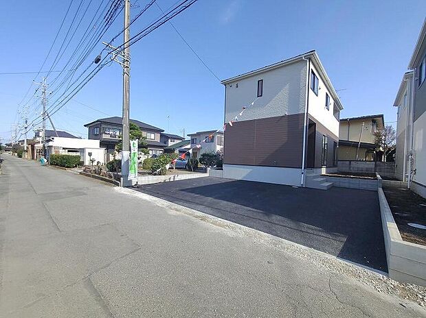 【前面道路含む現地写真】土日のご予約はもちろん、平日やお仕事のお時間に合わせてのご案内も実施しています。まずはお客様のご都合をお伺いさせて頂き、それに合う形で物件のご紹介をさせていただきます。お気軽にお問い合わせください。