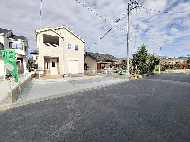 【前面道路含む現地写真】土日のご予約はもちろん、平日やお仕事のお時間に合わせての夜間のご案内も実施しています。まずはお客様のご都合をお伺いさせて頂き、それに合う形で物件のご紹介をさせていただきますお気軽にお問い合わせください