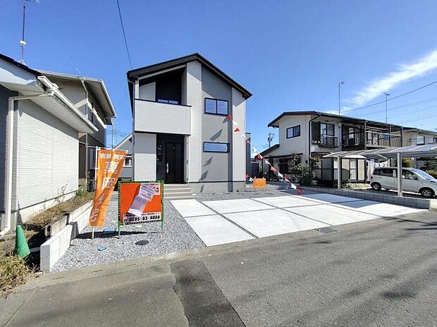 【現地外観写真】資料請求やご案内も即日対応いたします♪同じ施工例の物件見学や、完成イメージプレゼンテーションも承っております。どのような建物が建つか、間取りの広さは？など気になる点を一つ一つご説明させていただきます。