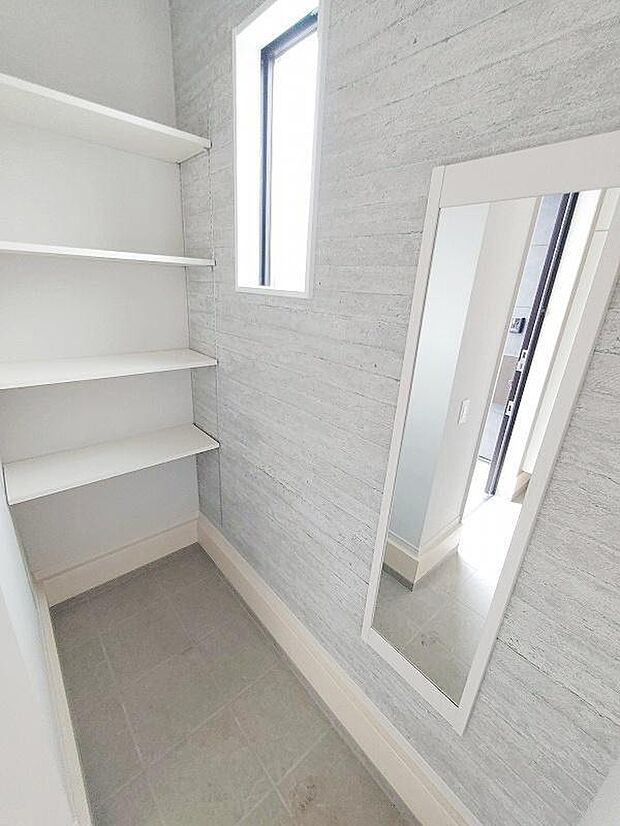 【玄関】ベビーカーやパパさんのゴルフバック置き場にも最適♪