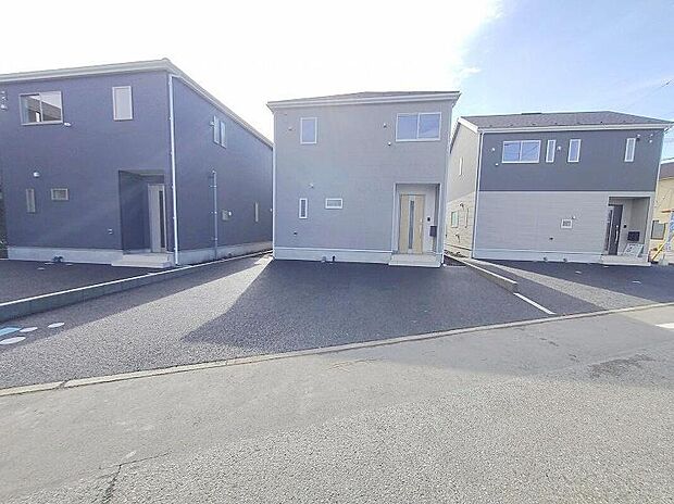 【現地外観写真】土日のご予約はもちろん、平日やお仕事のお時間に合わせてのご案内も実施しています。まずはお客様のご都合をお伺いさせて頂き、それに合う形で物件のご紹介をさせていただきます。お気軽にお問い合わせください。