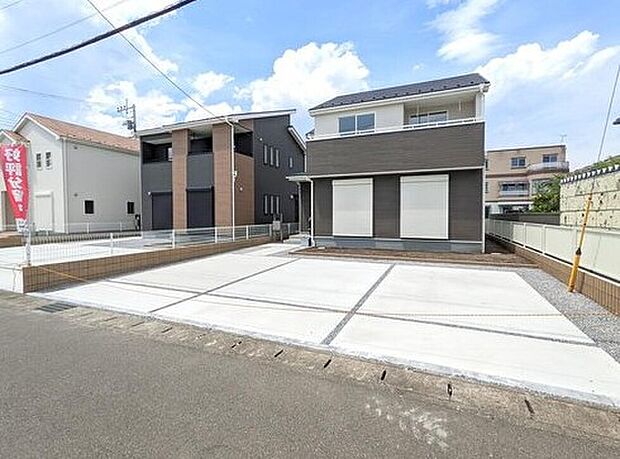 【その他】【類似外観同仕様】類似外観同仕様の物件になります。扉や窓の開口部の位置やデザインが異なります。建物の詳細図面などもございます、仕様の細かなご説明もさせていただきます。同仕様の物件になります。