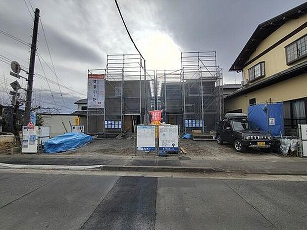 【前面道路含む現地写真】資料請求やご案内も即日対応いたします♪同じ施工例の物件見学や、完成イメージプレゼンテーションも承っております。どのような建物が建つか、間取りの広さは？など気になる点を一つ一つご説明させていただきます。