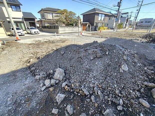 【現地外観写真】土日のご予約はもちろん、平日やお仕事のお時間に合わせてのご案内も実施しています。まずはお客様のご都合をお伺いさせて頂き、それに合う形で物件のご紹介をさせていただきます。お気軽にお問い合わせください。