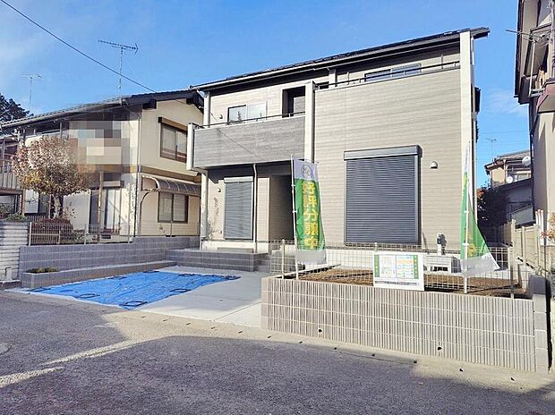 【その他】【類似外観同仕様】類似外観同仕様の物件になります。扉や窓の開口部の位置やデザインが異なります。建物のプレゼンテーションやモデルハウスのご案内も行っているので、お気軽にお問い合わせください。