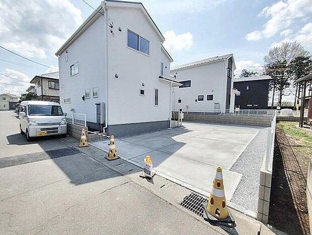 【【類似外観同仕様】】類似外観同仕様の物件になります。扉や窓の開口部の位置やデザインが異なります。建物のプレゼンテーションやモデルハウスのご案内も行っているので、お気軽にお問い合わせください。