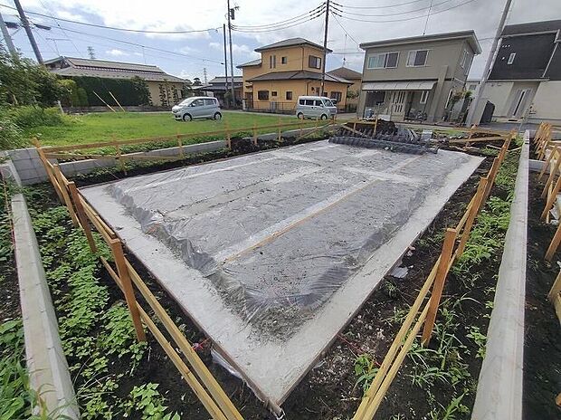 【現地外観写真】資料請求やご案内も即日対応いたします♪同じ施工例の物件見学や、完成イメージプレゼンテーションも承っております。どのような建物が建つか、間取りの広さは?など気になる点を一つ一つご説明させていただきます。