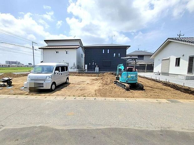 【現地外観写真】資料請求やご案内も即日対応いたします♪同じ施工例の物件見学や、完成イメージプレゼンテーションも承っております。どのような建物が建つか、間取りの広さは?など気になる点を一つ一つご説明させていただきます。