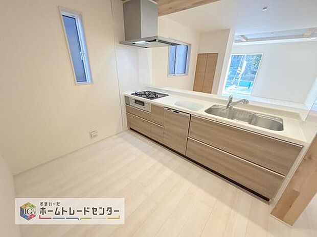 食洗機が標準装備でついています。家事は毎日の事、一日一日は少しの負担軽減でも、その少しを1年で考えれば大きな時間になります。自由に使えるお時間を増やしていただき、その分新居でおくつろぎ下さい。