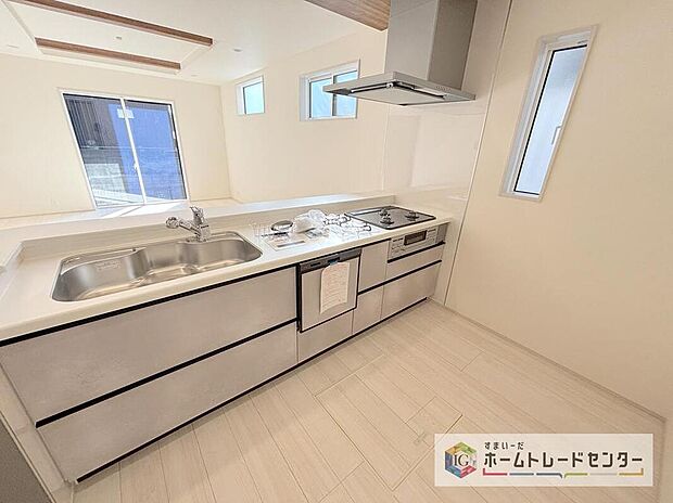 キッチンスペースはご家族みんなで作業ができるスペースを確保しております。みんなで楽しくお料理やお片付けをすれば、家事の時間も家族のコミュニケーションの時間に変わります。