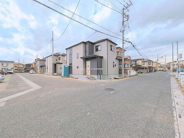 土日のご予約はもちろん、平日やお仕事のお時間に合わせてのご案内も実施しています。まずはお客様のご都合をお伺いさせて頂き、それに合う形で物件のご紹介をさせていただきます。お気軽にお問い合わせください。