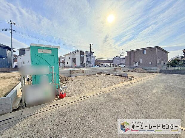 どのような建物が建つか、間取りの広さはどうかなど、気になる点は丁寧にご説明いたします。資料請求やご案内は即日対応いたします。土日や平日、お仕事終わりの時間など、ご都合に合わせてご案内いたします。