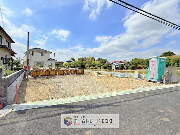 どのような建物が建つか、間取りの広さはどうかなど、気になる点は丁寧にご説明いたします。資料請求やご案内は即日対応いたします。土日や平日、お仕事終わりの時間など、ご都合に合わせてご案内いたします。