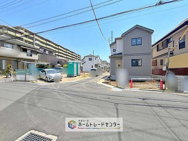 休日だけでなく、平日の夜などお仕事の都合に合わせた時間でのご案内も承っております。まずはご都合の良い日時を遠慮なくお聞かせください。お客様の予定に寄り添う形で物件をご提案いたします。