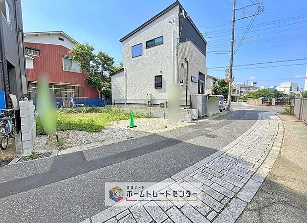 モデルハウスのご案内や、仕様や色の説明も細かくさせていただきます。弊社は飯田グループホールディングス唯一の販売専門会社になるので、細部まで説明いたします。もちろん住宅ローンのご相談だけでも大丈夫です。