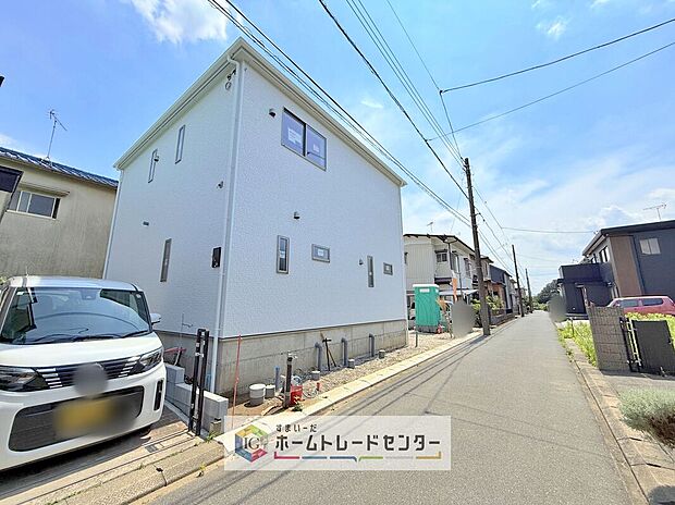 一戸建ての大きなメリットは、「自分の土地」を自由に使えること。好きなペットが飼えるほか、ガーデニングやＤＩＹ、車やバイクの手入れなど様々な趣味を楽しめます♪
