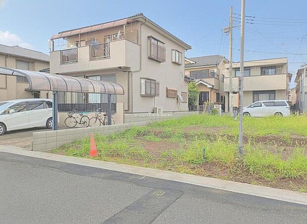 どのような建物が建つか、間取りの広さはどうかなど、気になる点は丁寧にご説明いたします。資料請求やご案内は即日対応いたします。土日や平日、お仕事終わりの時間など、ご都合に合わせてご案内いたします。