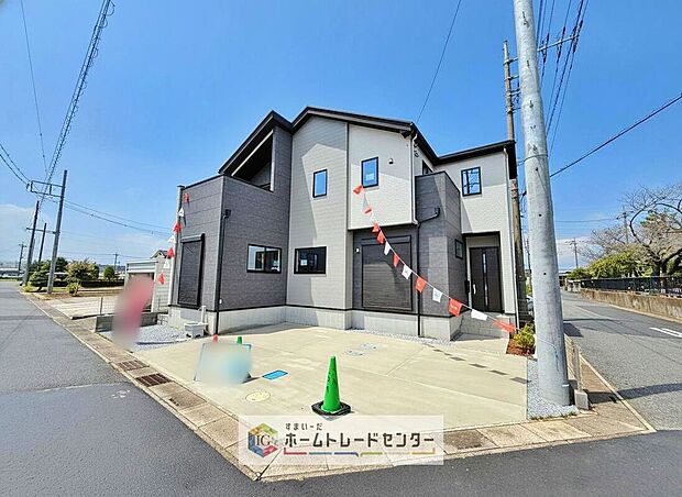 ダイニング、リビングの各スペースがしっかりと確保できるLDKです。※現況の物件写真に、CG による画像処理を行っています。家具、家電、照明器具、小物、カーテン、その他のイメージはCG です。