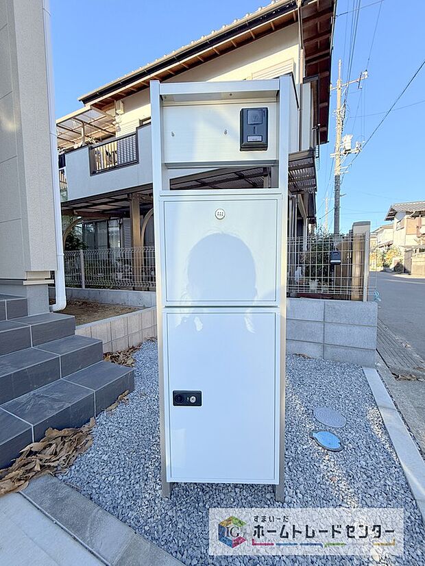【【宅配BOX】】戸建用の宅配ボックスを設置。通販でのお買い物などお荷物が届く予定があっても時間を気にせず外出できるので大変便利です。