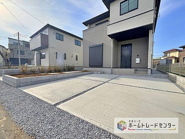 【【カースペース2台以上】】カースペース2台または3台分ございますので、家族分の自転車を駐輪したり、急な来客用の駐車スペースとしてもお使いいただけます。