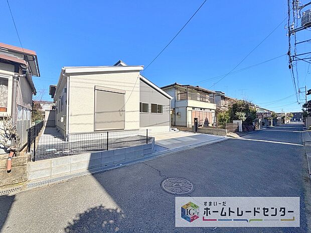 【前面道路含む現地写真】土日のご予約はもちろん、平日やお仕事のお時間に合わせてのご案内も実施しています。まずはお客様のご都合をお伺いさせて頂き、それに合う形で物件のご紹介をさせていただきます。お気軽にお問い合わせください。
