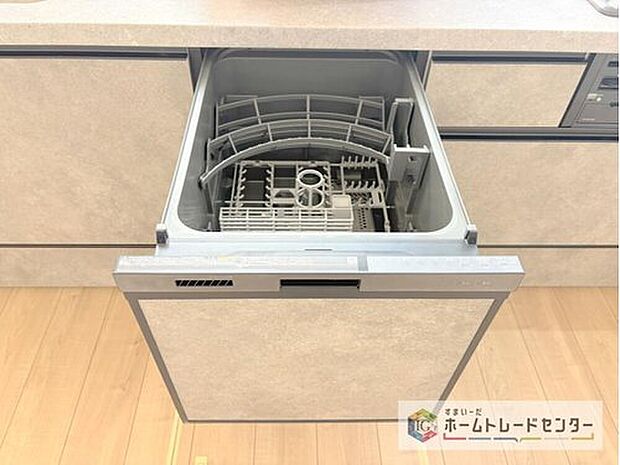 【【食器洗浄乾燥機】】後片付けもラクラクなビルトイン食洗機付き。洗い終わった食器の水切りや乾燥としても便利です。